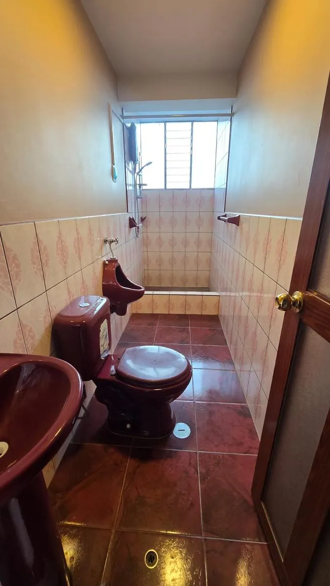 Se Vende Casa de 3 pisos con Cochera cerca a Cerrito de la libertad - 4