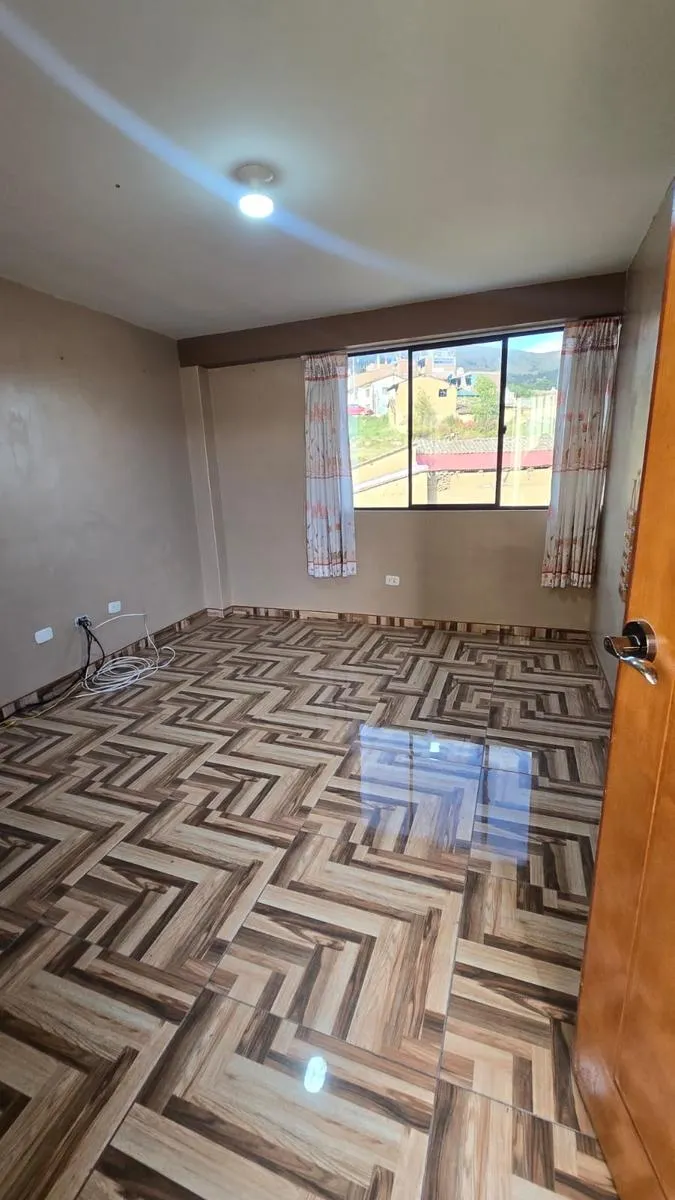 Se Vende Casa de 3 pisos con Cochera cerca a Cerrito de la libertad - 8