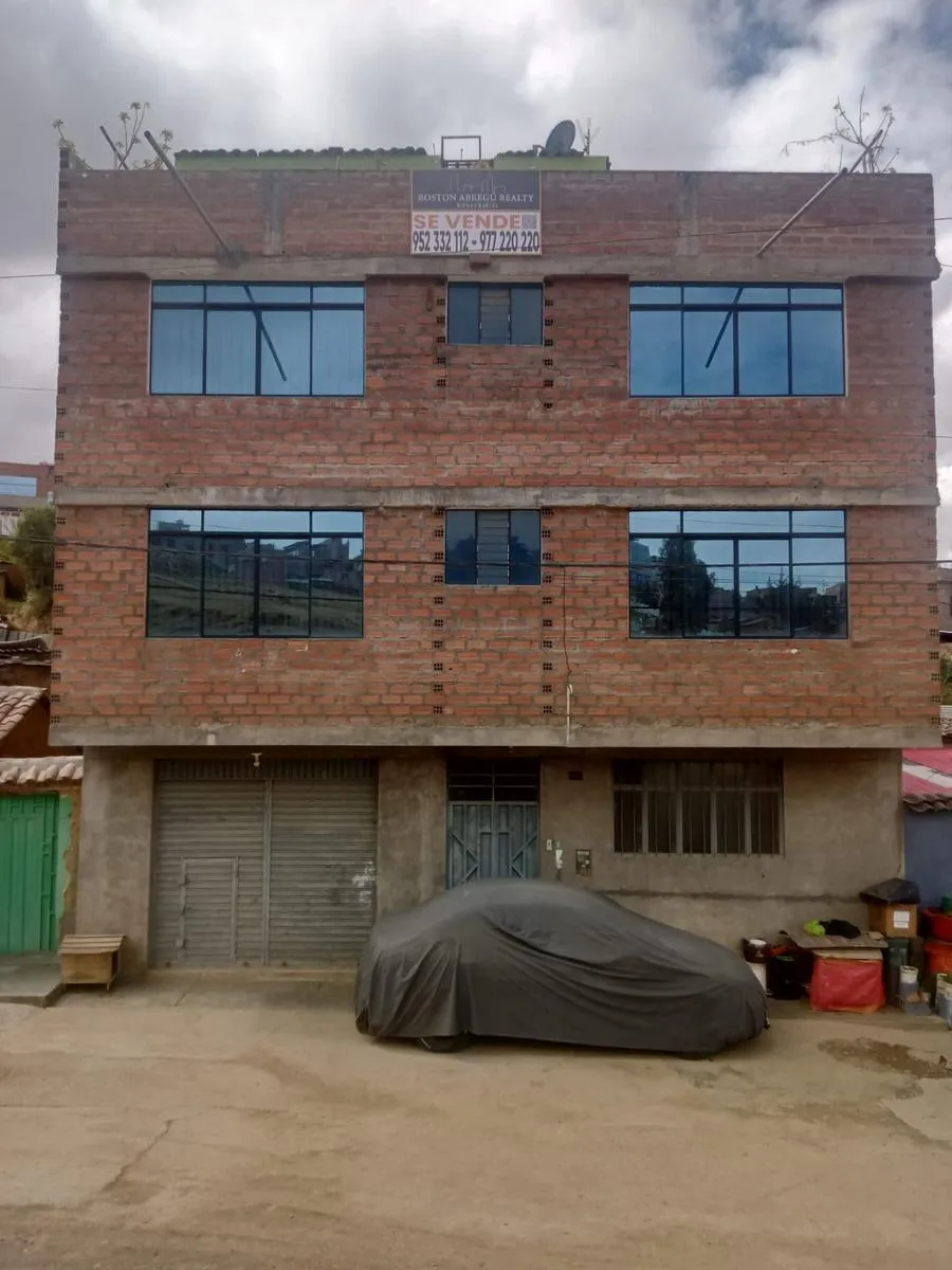 Se Vende Casa de 3 pisos con Cochera cerca a Cerrito de la libertad - 9