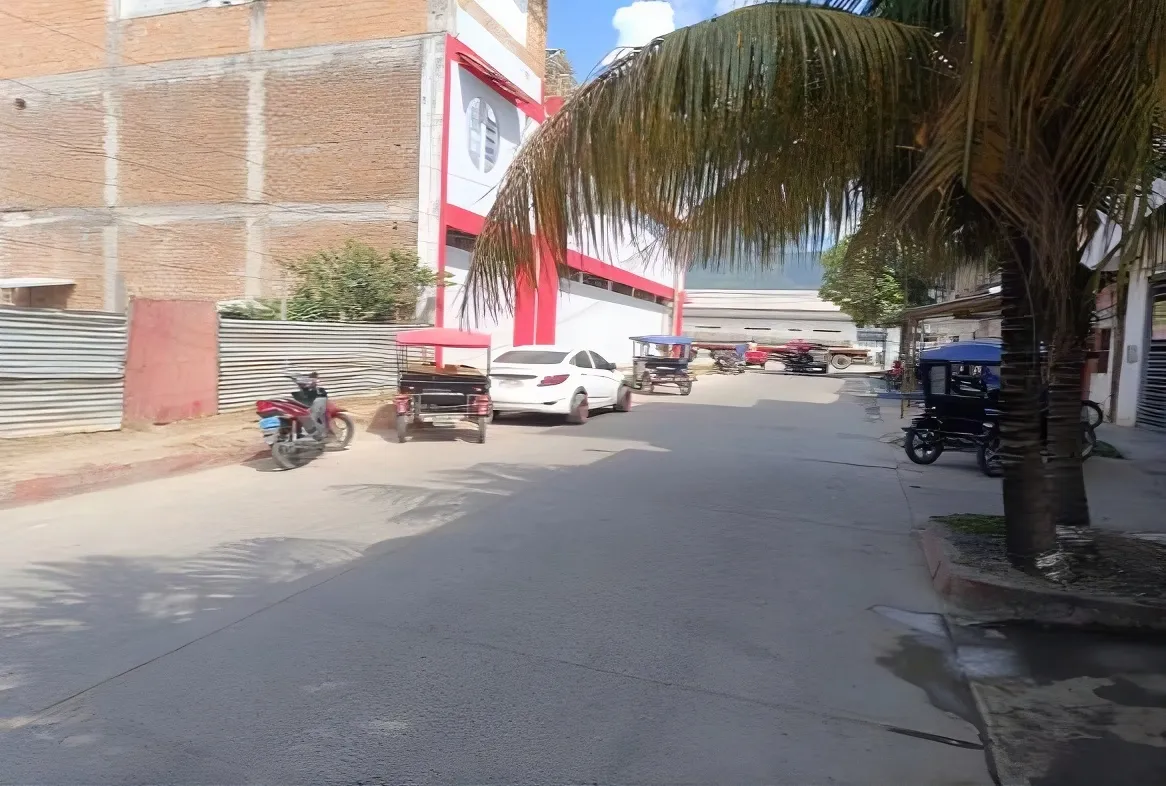 Venta Casa/Terreno 240 m² en Juanjuí - Excelente Ubicación, Cerca del Hospital - 2