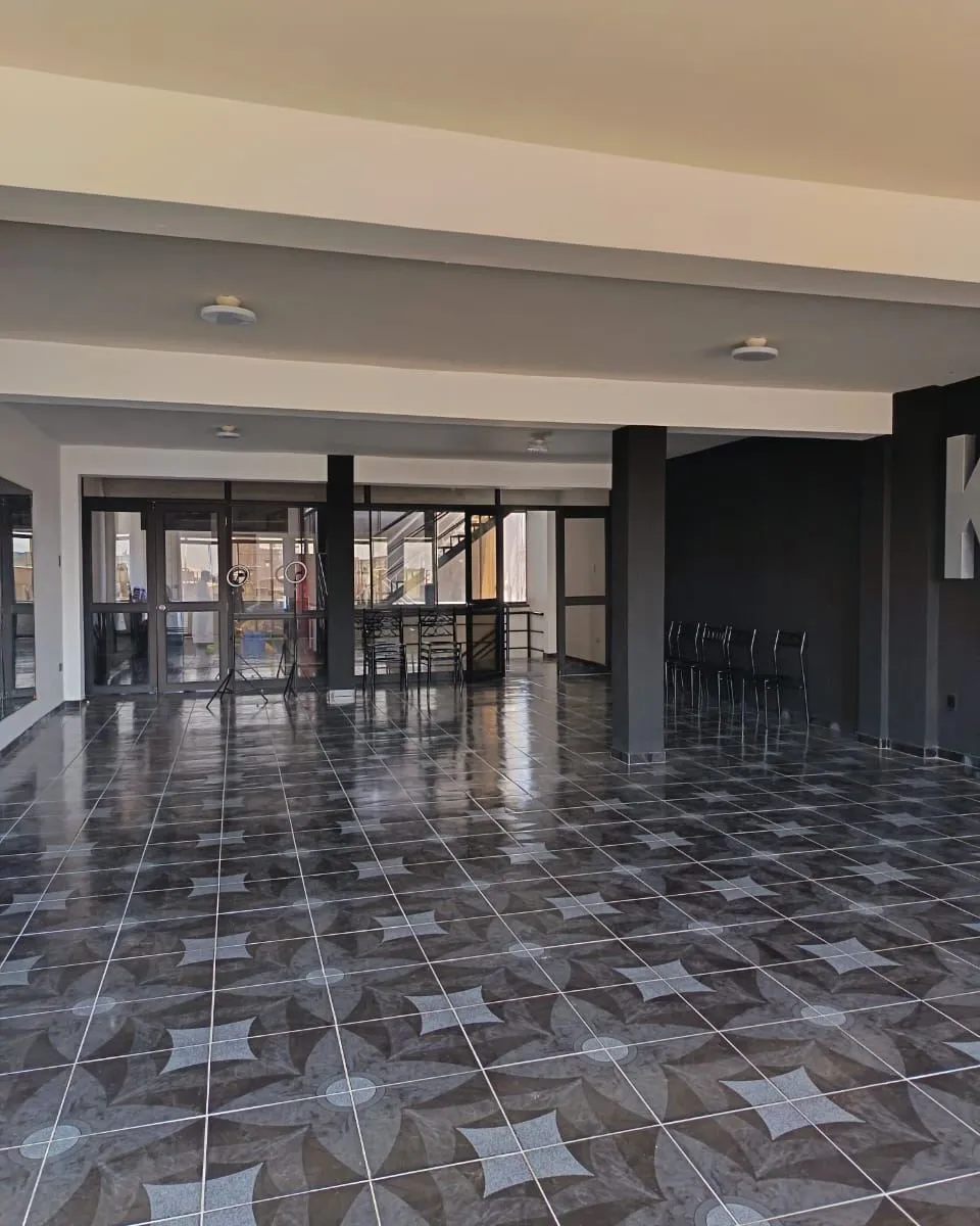 ALQUILER DE LOCAL COMERCIAL E INSTITUCIONAL - 16
