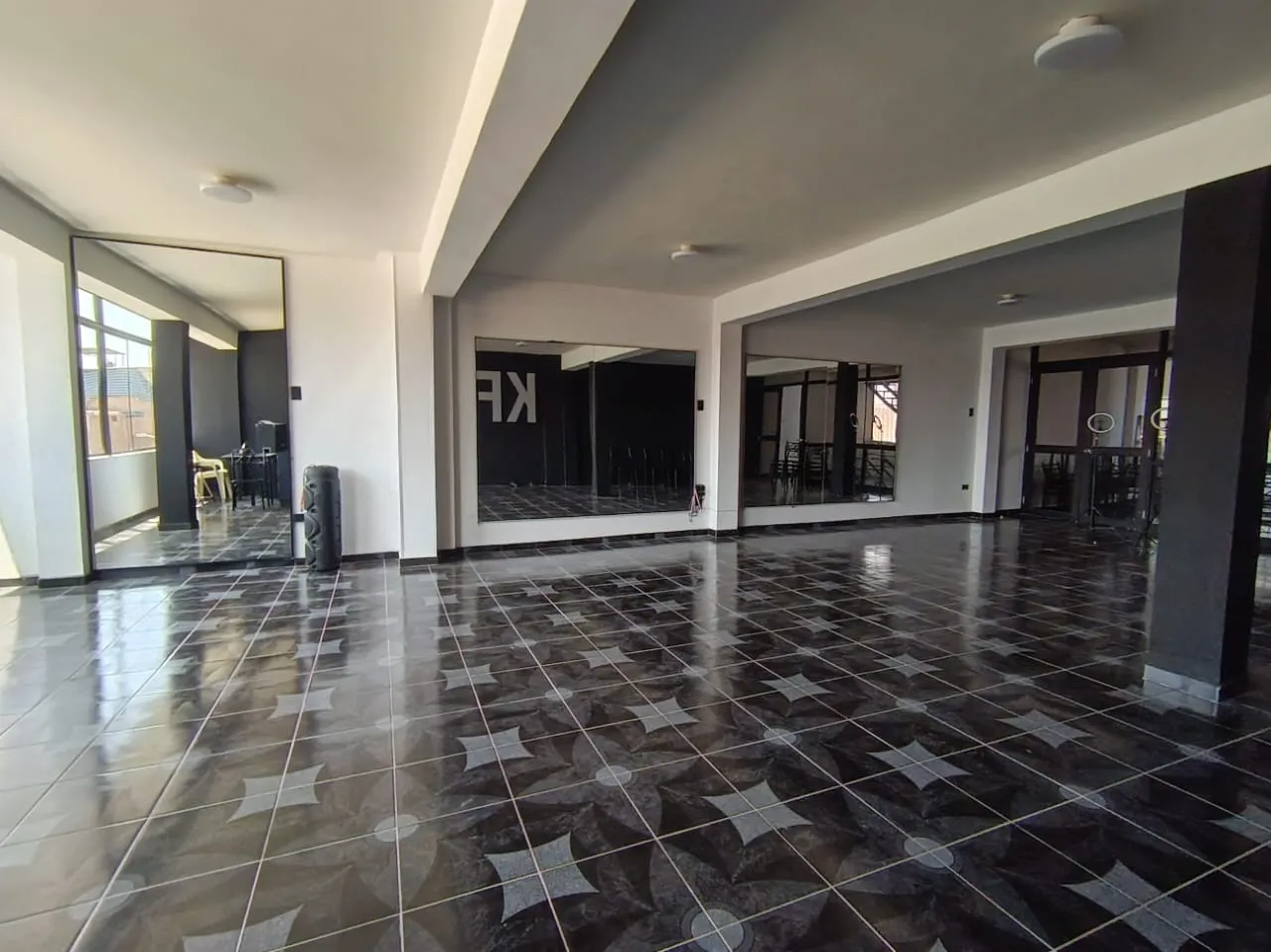 ALQUILER DE LOCAL COMERCIAL E INSTITUCIONAL - 19