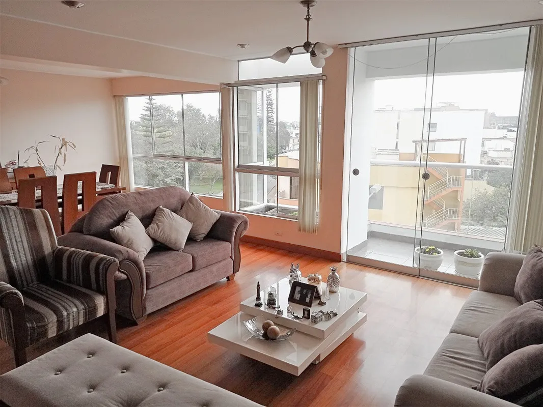 Surco VISTA ALEGRE – DÚPLEX Penthouse de 4 Dormit + Balcón + Terraza + Cocina separada + 2 cocheras +depósito - 4