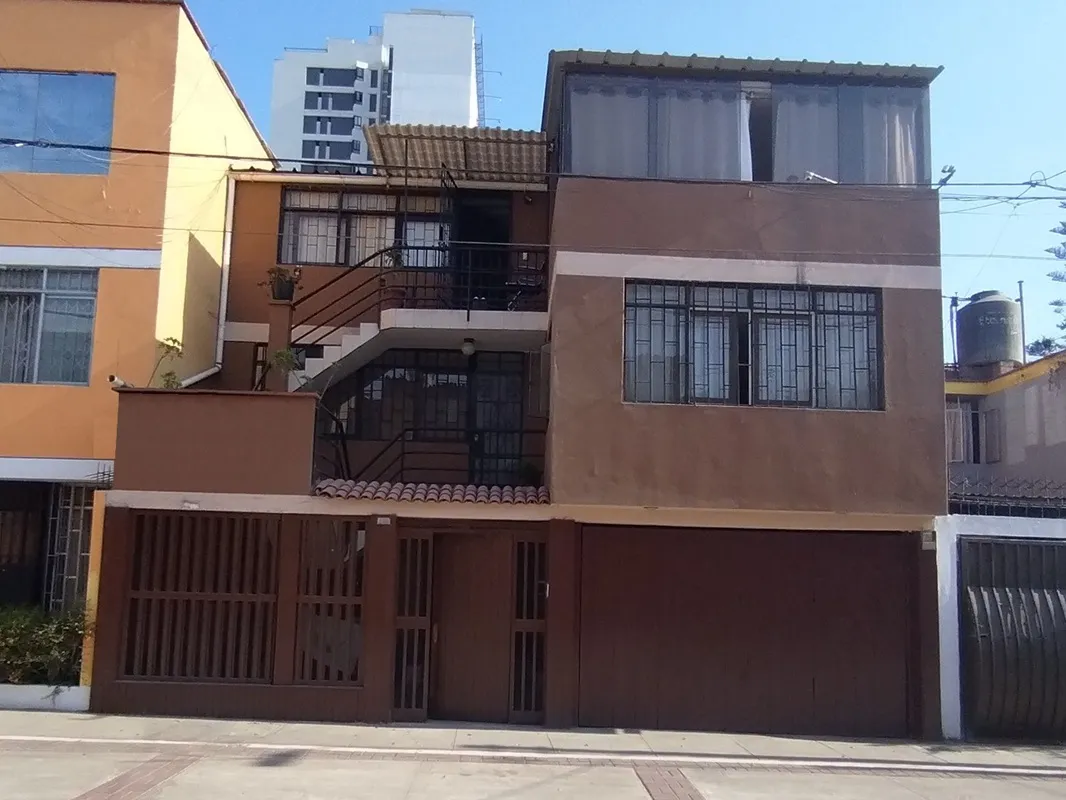 La Victoria SANTA CATALINA - Departamento DUPLEX Primer Piso de 3 Dorm + 2 Cocheras - 3