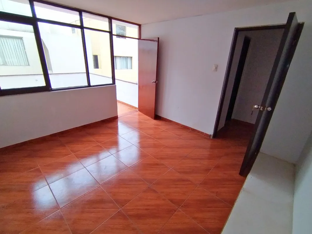 La Victoria SANTA CATALINA - Departamento DUPLEX Primer Piso de 3 Dorm + 2 Cocheras - 16