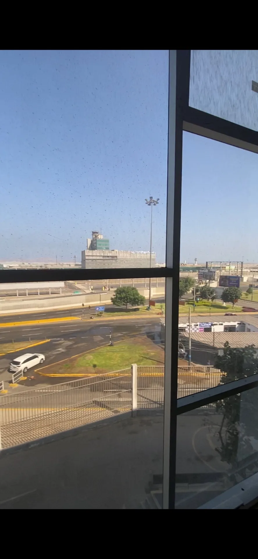OFICINA EN CENTRO AEREO COMERCIAL DE US$ 210,000 A US$ 180,000 POR VIAJE - 1