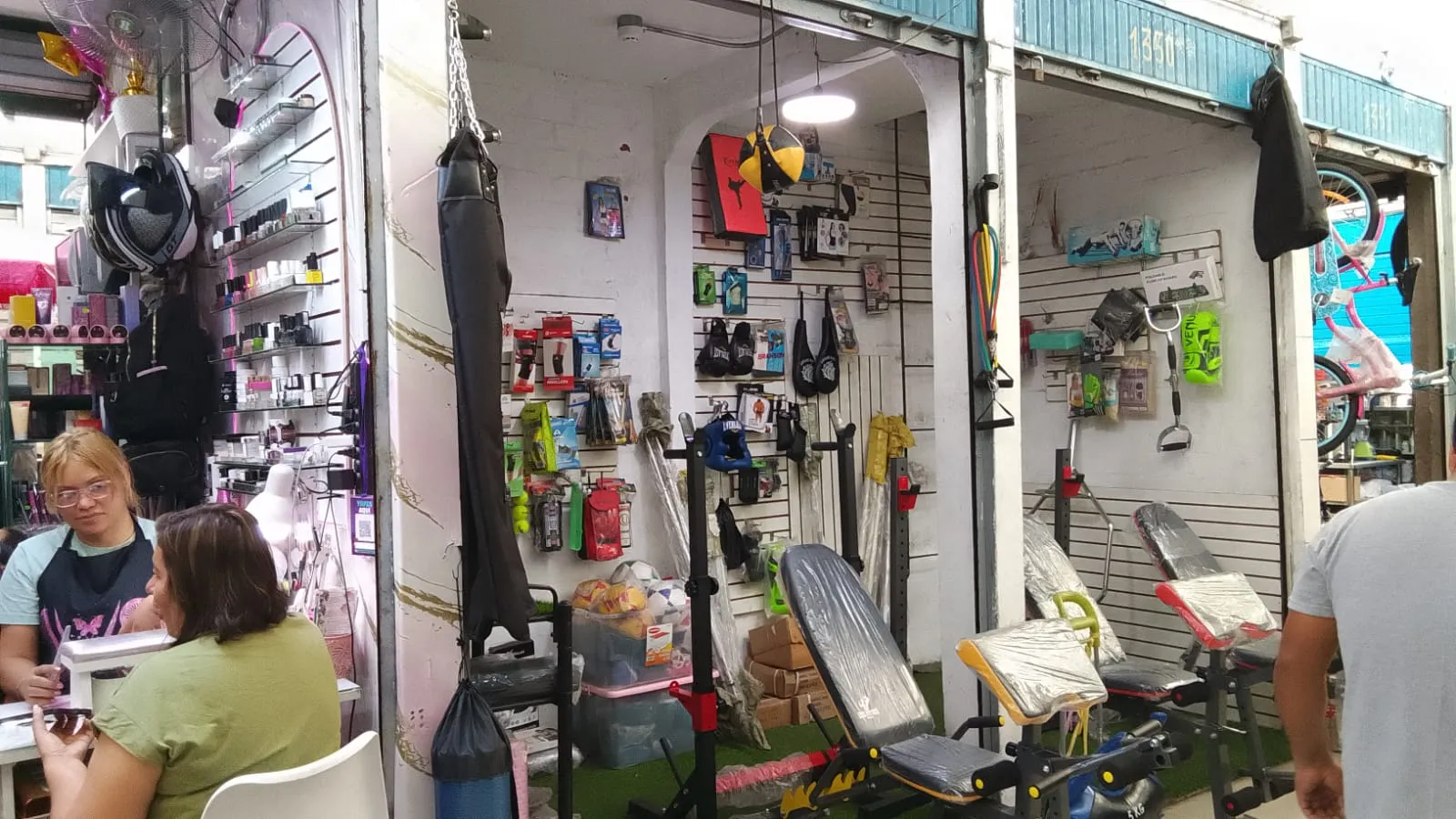 VENTA DE DOS LOCALES COMERCIALES - 2