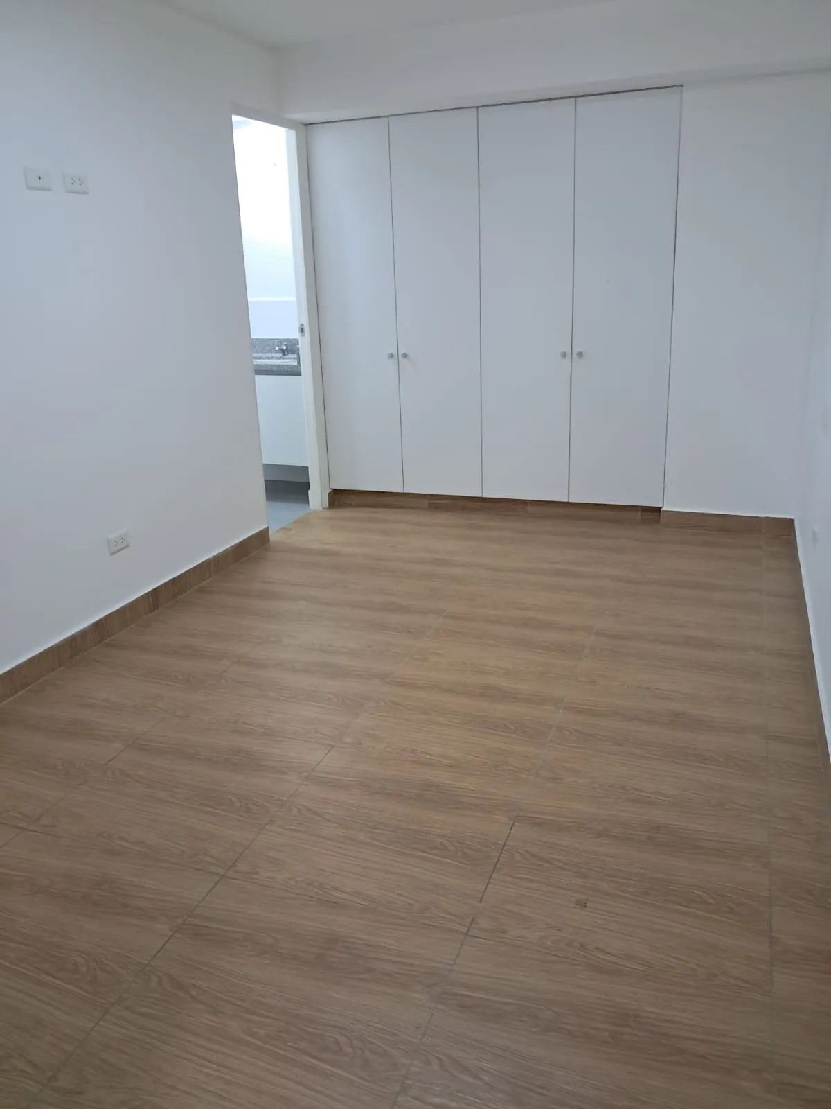 Depa de Estreno en Av. Arenales Cdra. 6 | 3 Dorm, 2 Baños, 2 Balcones + Estacionamiento (Piso 8) — foto 6