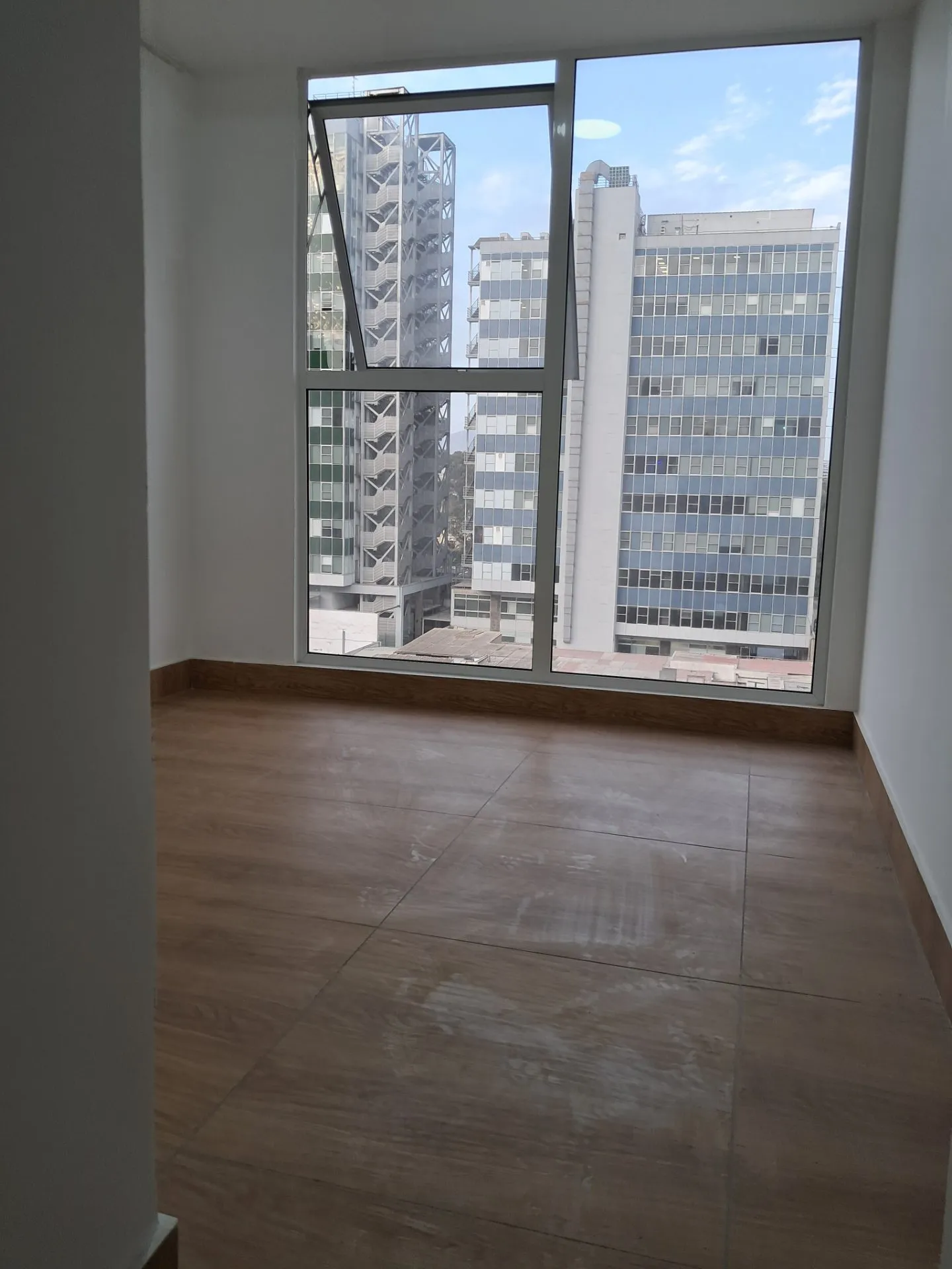 Depa de Estreno en Av. Arenales Cdra. 6 | 3 Dorm, 2 Baños, 2 Balcones + Estacionamiento (Piso 8) — foto 9