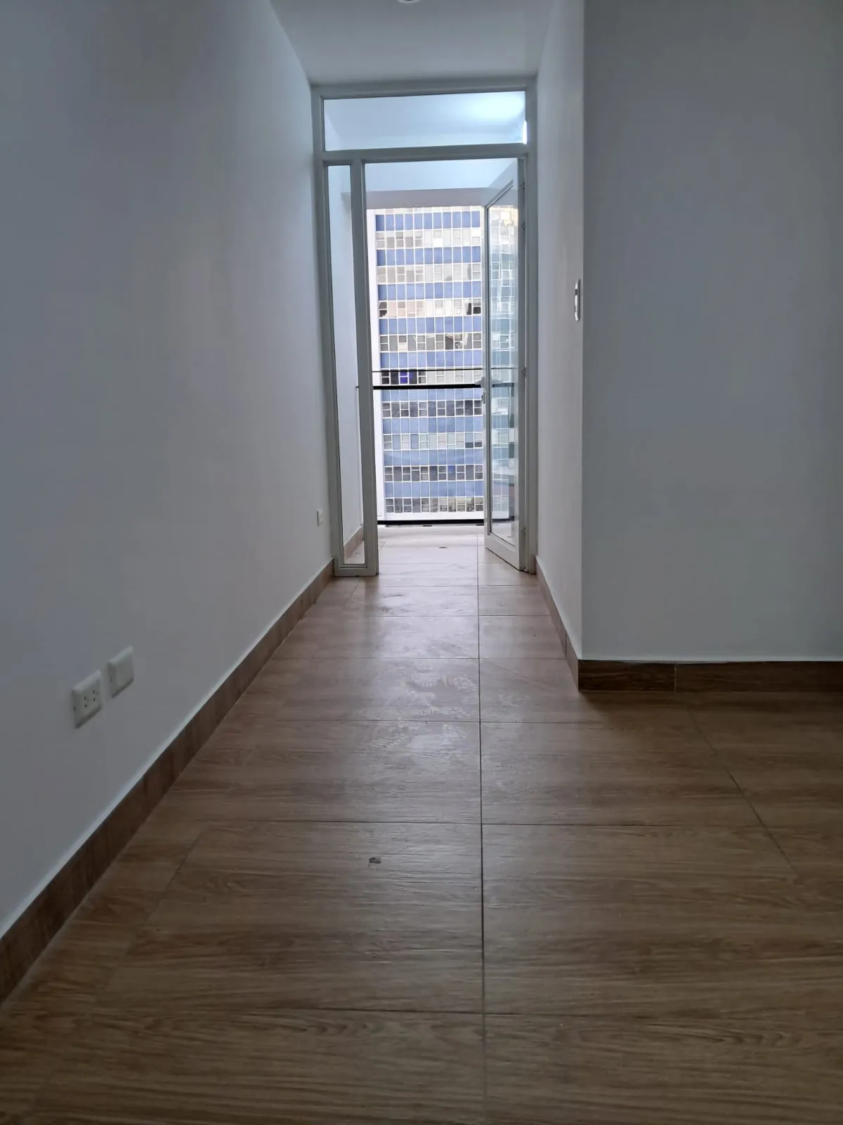 Depa de Estreno en Av. Arenales Cdra. 6 | 3 Dorm, 2 Baños, 2 Balcones + Estacionamiento (Piso 8) — foto 7