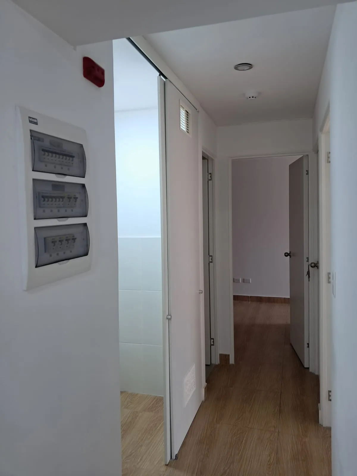 Depa de Estreno en Av. Arenales Cdra. 6 | 3 Dorm, 2 Baños, 2 Balcones + Estacionamiento (Piso 8) — foto 3