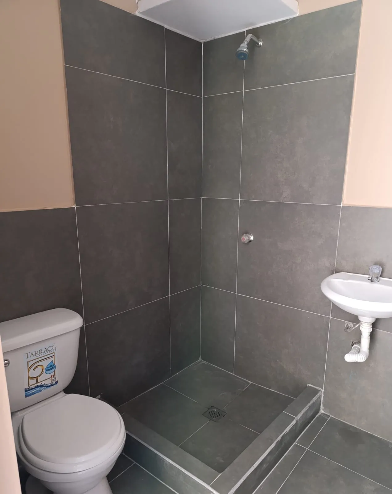 CASA CON PISCINA EN VENTA – LAS ACACIAS, JUNTO A HACIENDA MACACONA! Terminada de construir el 2026, cuenta con 5 HABITACIONES | 2 BAÑOS | 2 SALA DE STAR | 2 PISOS | PISCINA | COCHERA | - 5