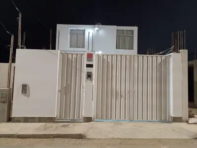 CASA CON PISCINA EN VENTA – LAS ACACIAS, JUNTO A HACIENDA MACACONA!  Terminada de construir el 2026, cuenta con 5 HABITACIONES | 2 BAÑOS | 2 SALA DE STAR | 2 PISOS | PISCINA | COCHERA |