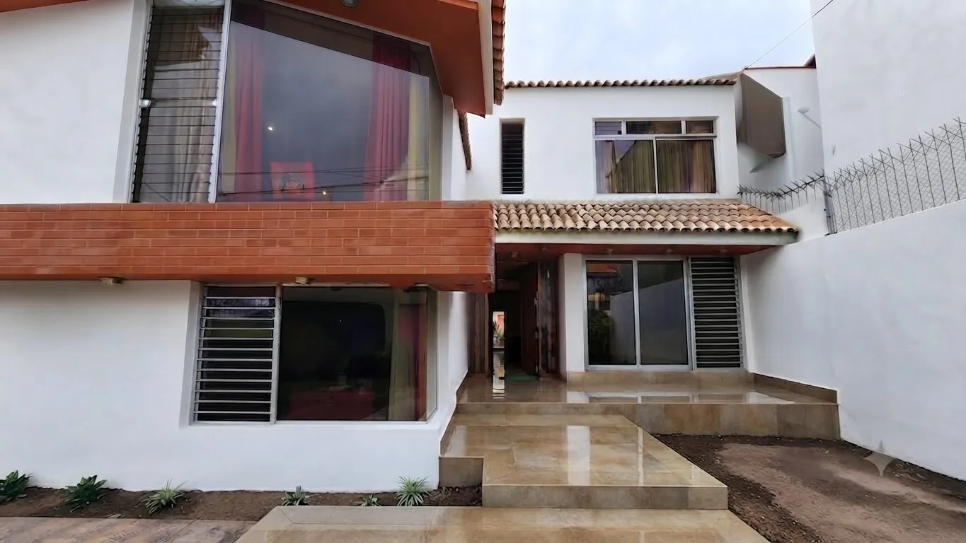 REMATO CASA SAN BORJA 300 mt2 2 PISOS - 1