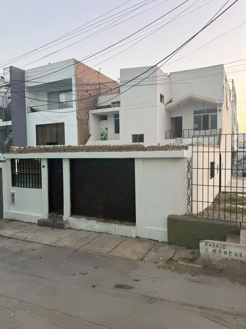 Casa a Precio de Terreno, La Perla - 3