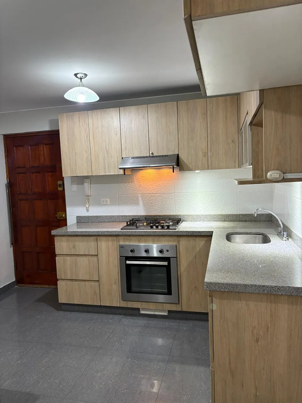 Hermoso departamento en Primer piso  con estacionamiento - 3
