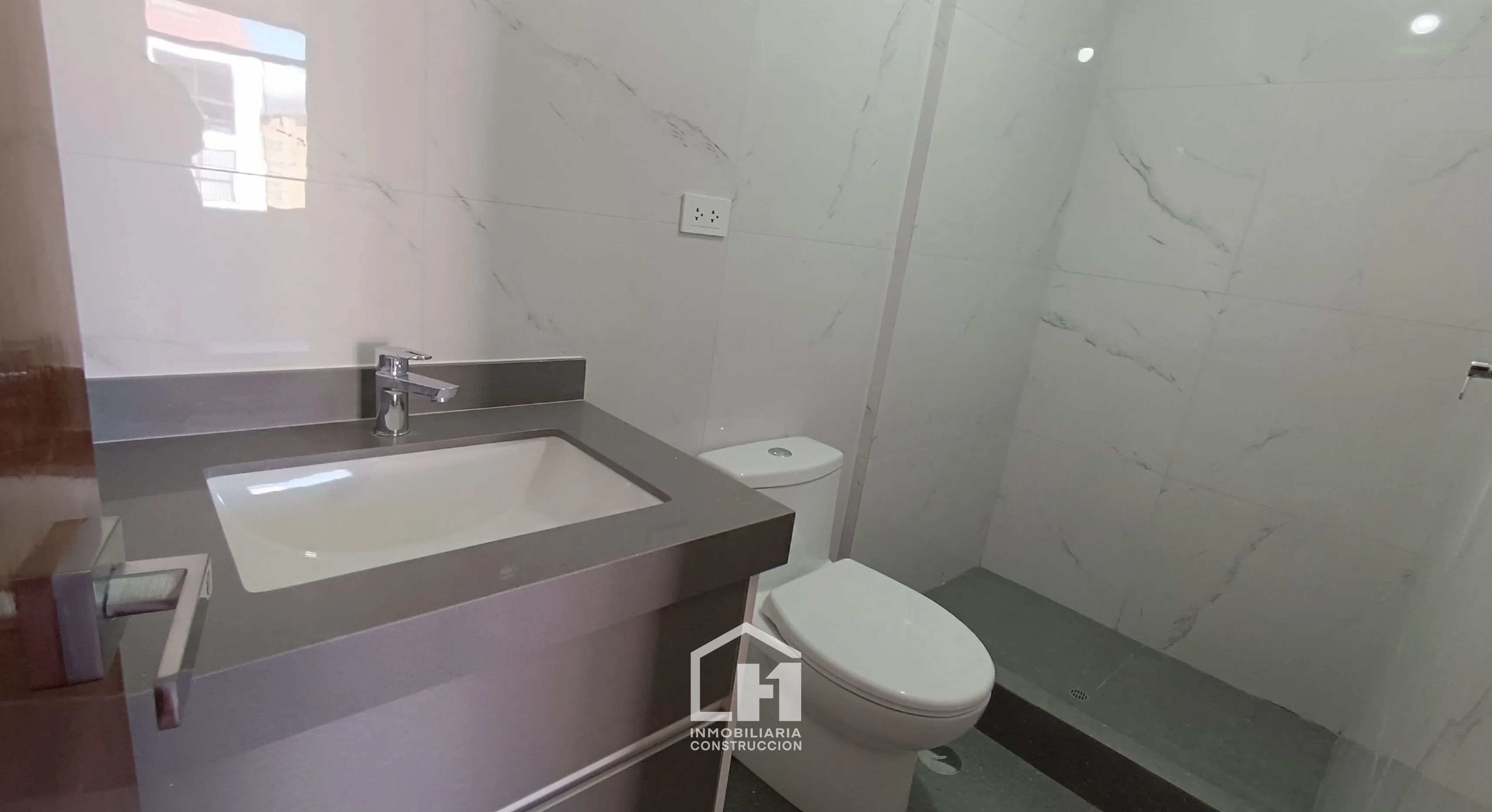 Venta de Departamento de 3 habitaciones en Ttio de ESTRENO - 6