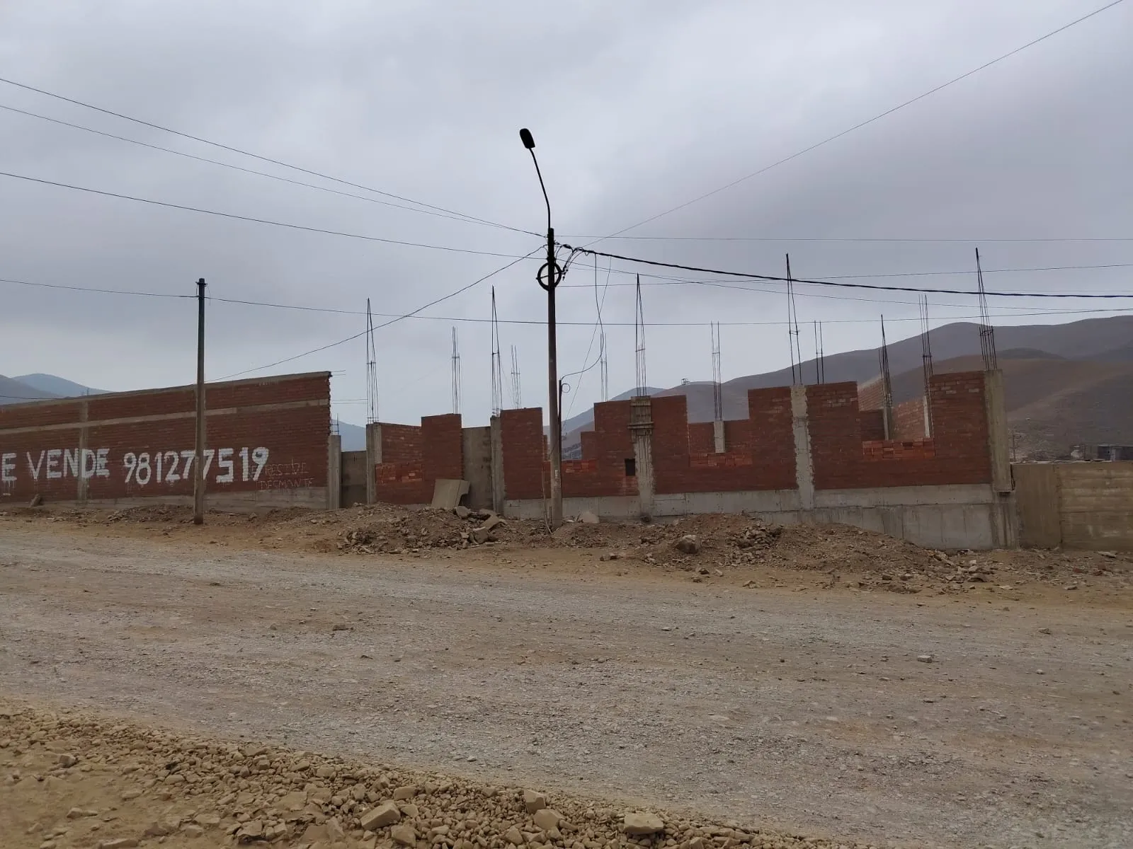 VENDO TERRENO INDUSTRIAL EN ESQUINA AV. CENTRAL ZN.1 PARQUE PORCINO VENTANILLA - 4