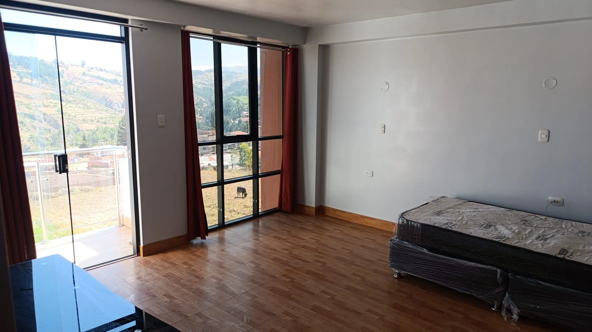 Casa 3 niveles | 280 m² construidos | 176 m² terreno | Ticapata, San Sebastián, Cusco | US$ 185,000 - 9
