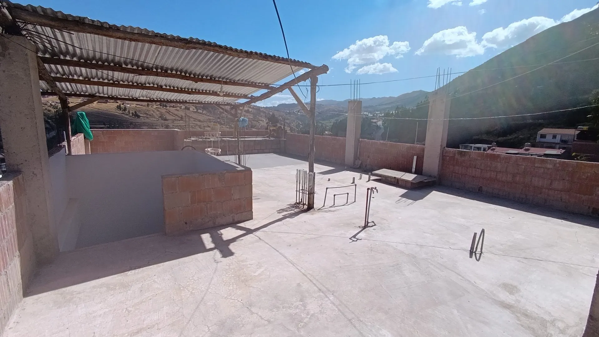 Casa 3 niveles | 280 m² construidos | 176 m² terreno | Ticapata, San Sebastián, Cusco | US$ 185,000 - 18