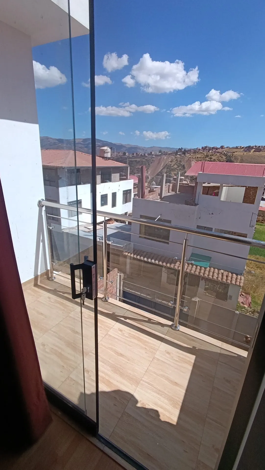Casa 3 niveles | 280 m² construidos | 176 m² terreno | Ticapata, San Sebastián, Cusco | US$ 185,000 - 10