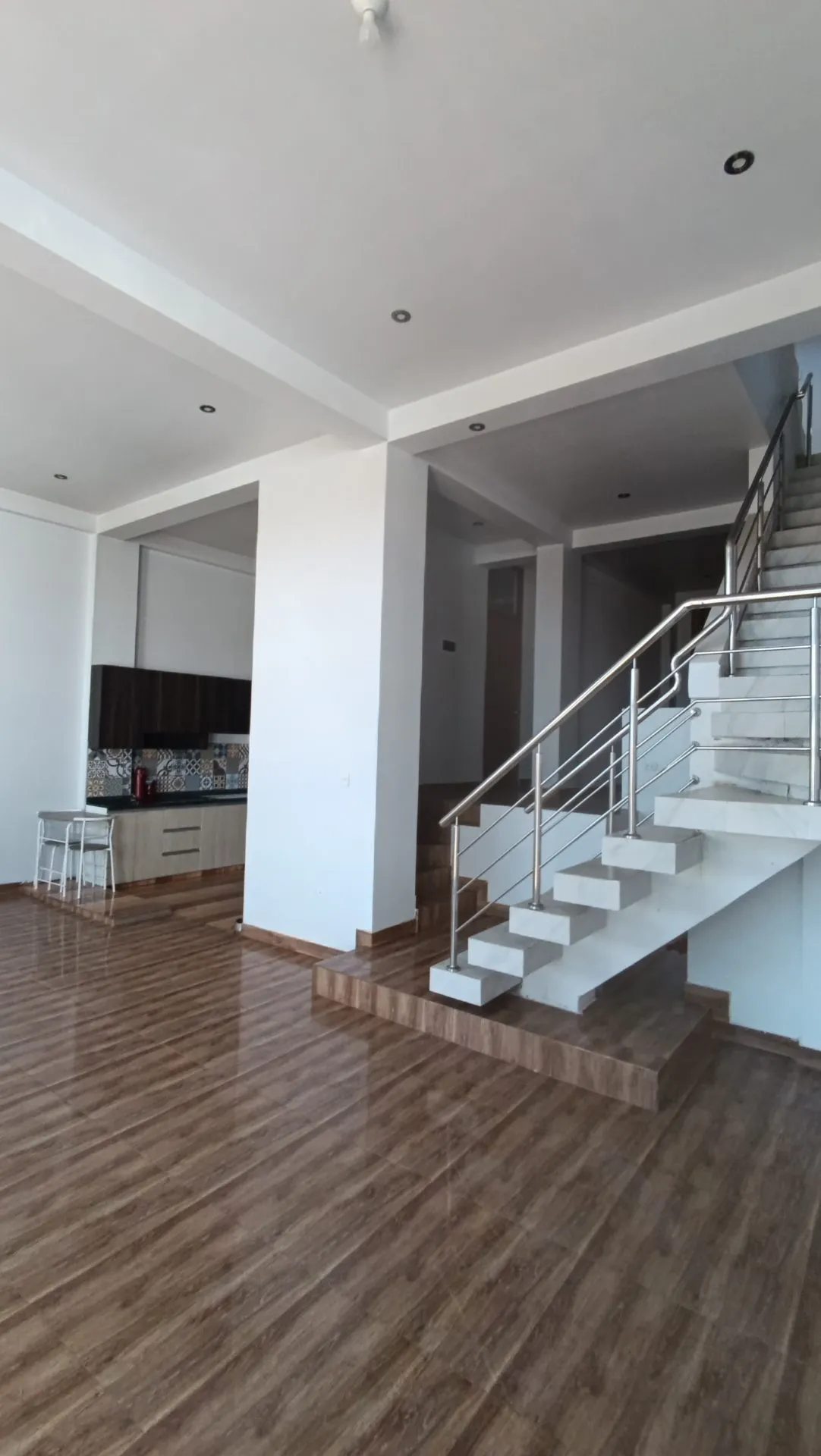 Casa 3 niveles | 280 m² construidos | 176 m² terreno | Ticapata, San Sebastián, Cusco | US$ 185,000 - 3