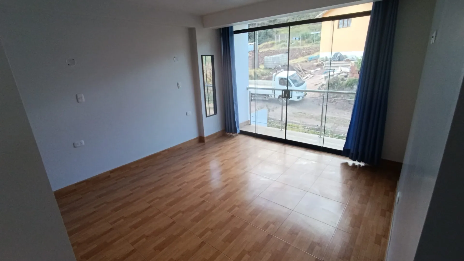 Casa 3 niveles | 280 m² construidos | 176 m² terreno | Ticapata, San Sebastián, Cusco | US$ 185,000 - 7