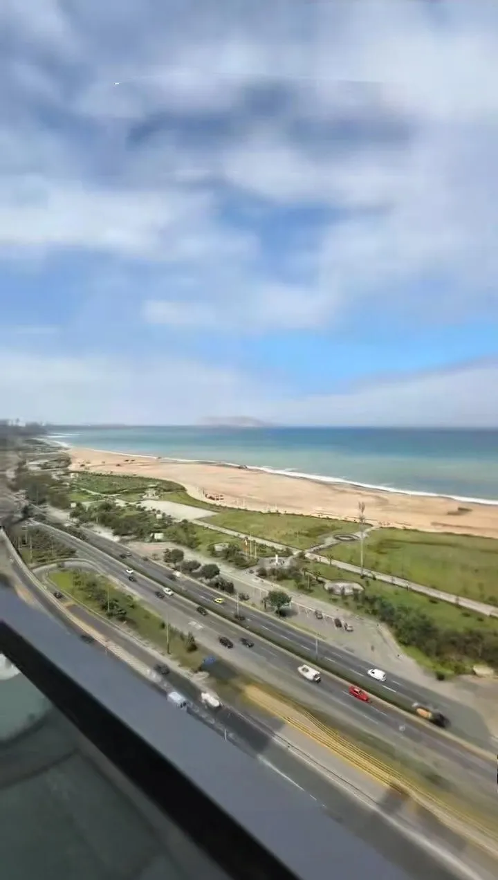 SE VENDE HERMOSO TRIPLEX EN MAGDALENA CON UNA VISTA ESPECTACULAR A LA COSTA VERDE - 2