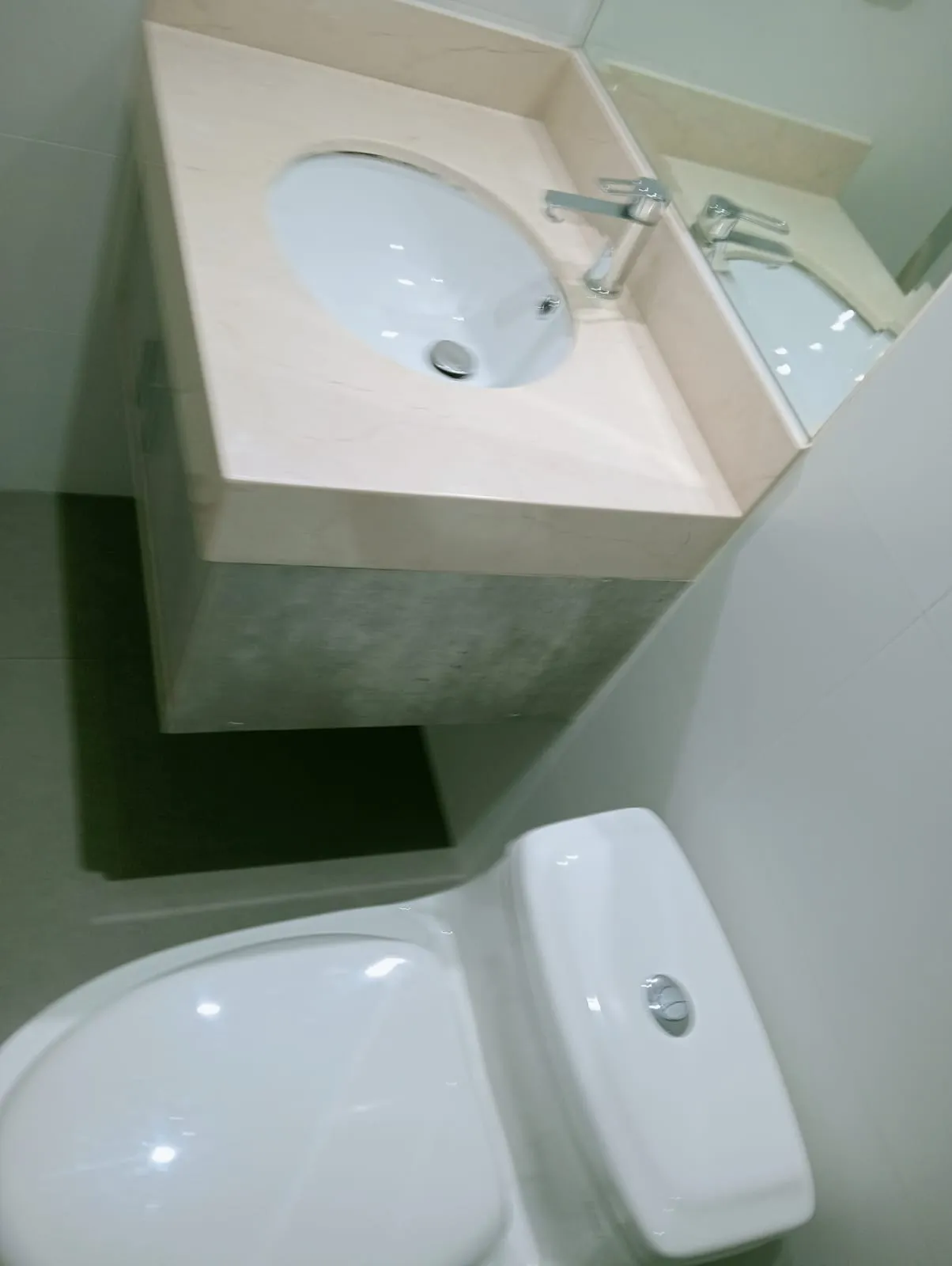 SE VENDE HERMOSO TRIPLEX EN MAGDALENA CON UNA VISTA ESPECTACULAR A LA COSTA VERDE - 7