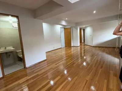 Amplio departamento en Primer piso