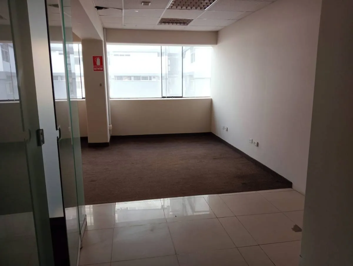 ALQUILER  OFICINA  PREMIUM SAN ISIDRO - TODO UN PISO - CANAVAL Y MOREYRA - 13