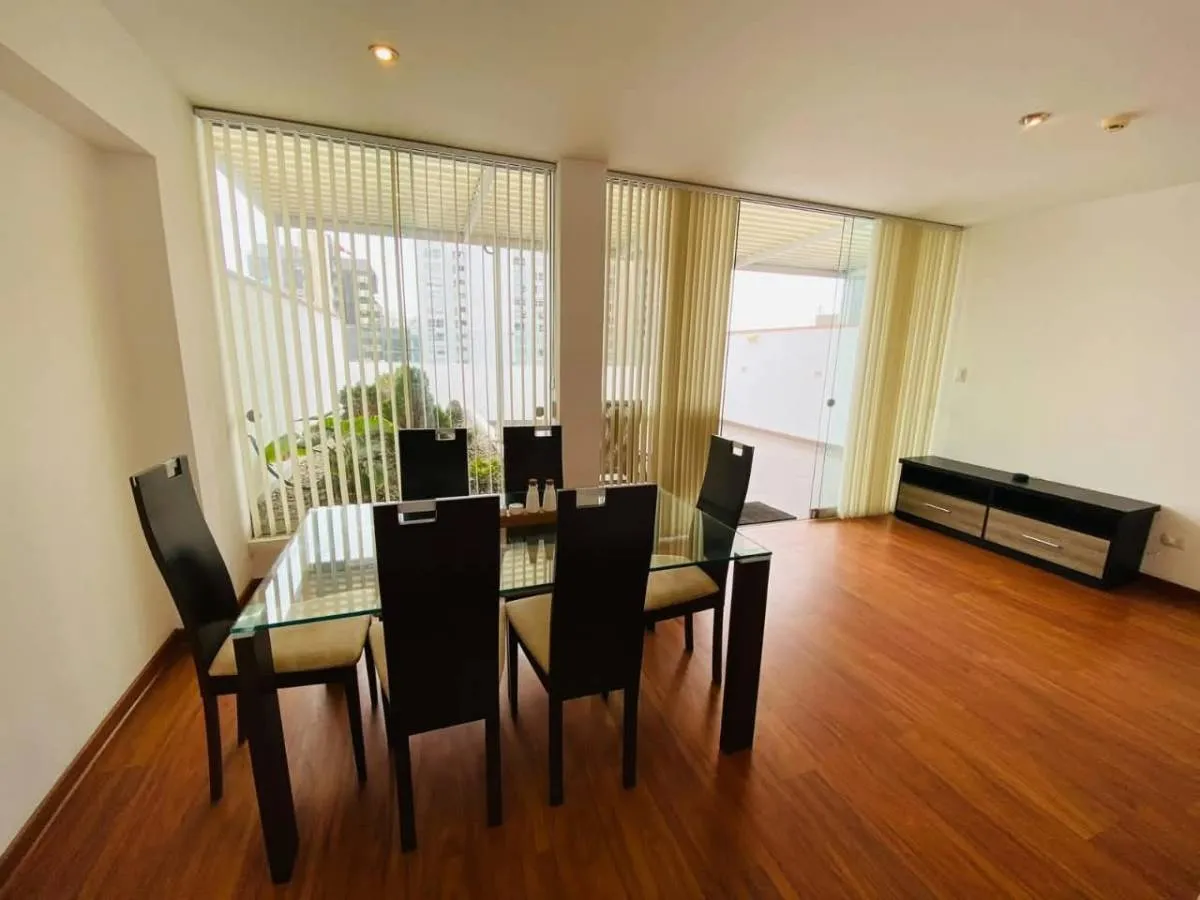 HERMOSO DUPLEX . EN VENTA MIRAFLORES - CALLE GRAU - 2