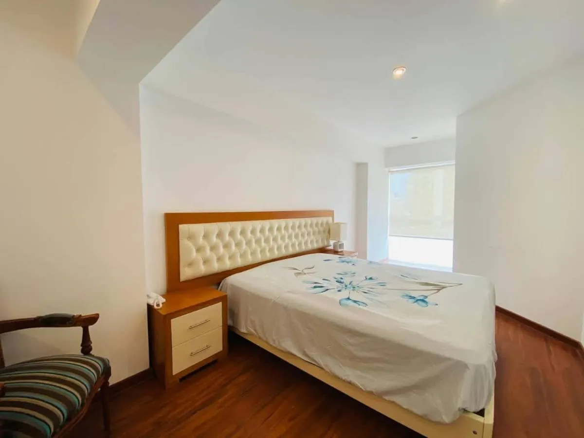 HERMOSO DUPLEX . EN VENTA MIRAFLORES - CALLE GRAU - 12