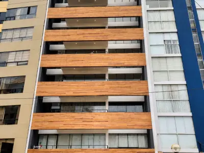 Tu piso. Tu edificio. Sin vecino de puerta a puerta.