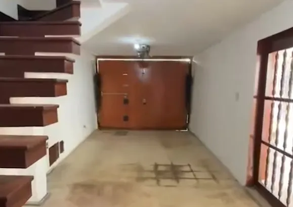 casa de 3 pisos con 5 habitaciones en chiclayo - 12