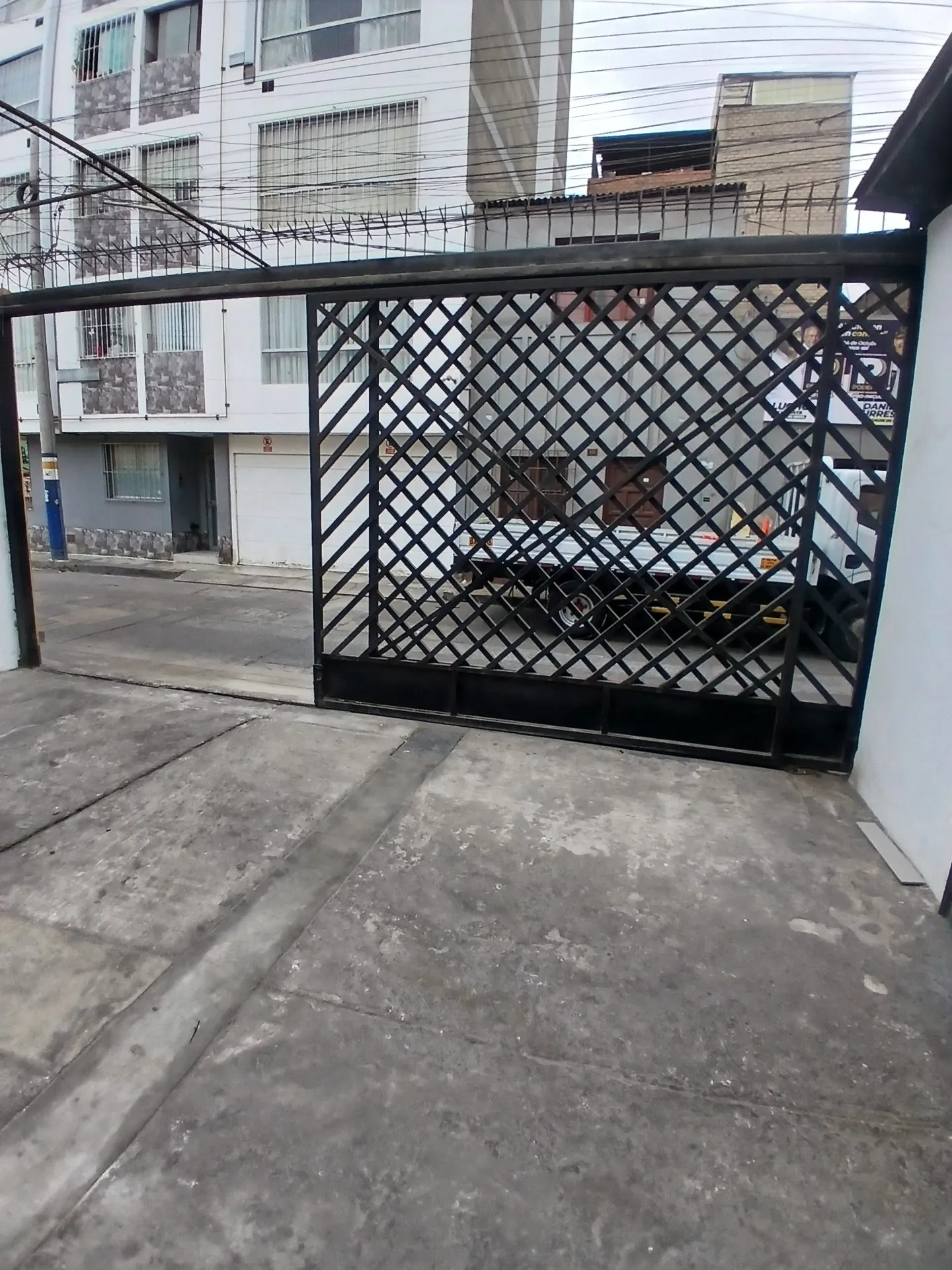 Alquilo Local Comercial _ Breña_ Altura Cuadra 11 de Av. Bolivia - 4