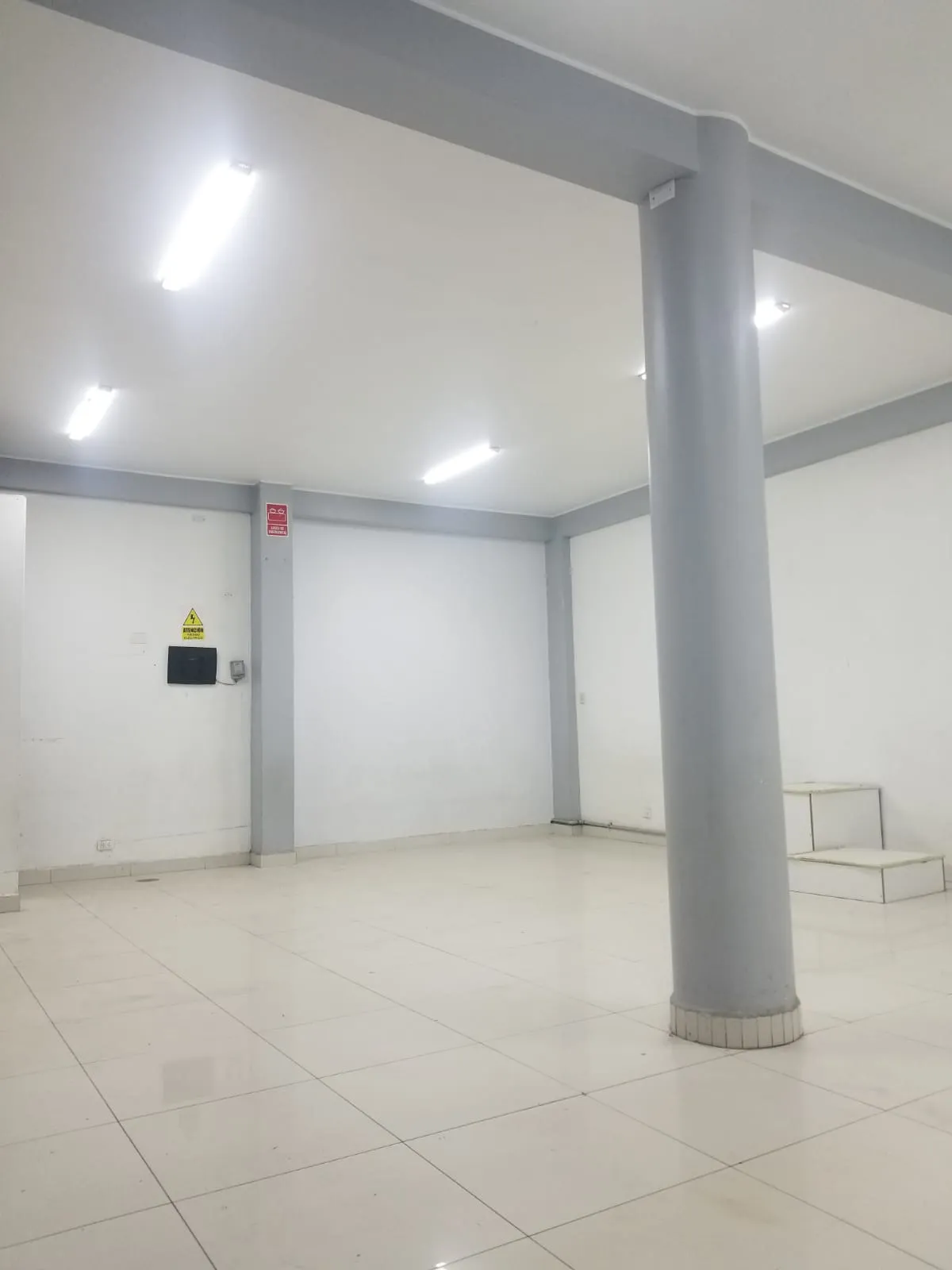 SE ALQUILA LOCAL PARA ALMACEN O TALLER A PUERTA CERRADA EN PASAJE - DISTRITO SANTA ANITA - 8