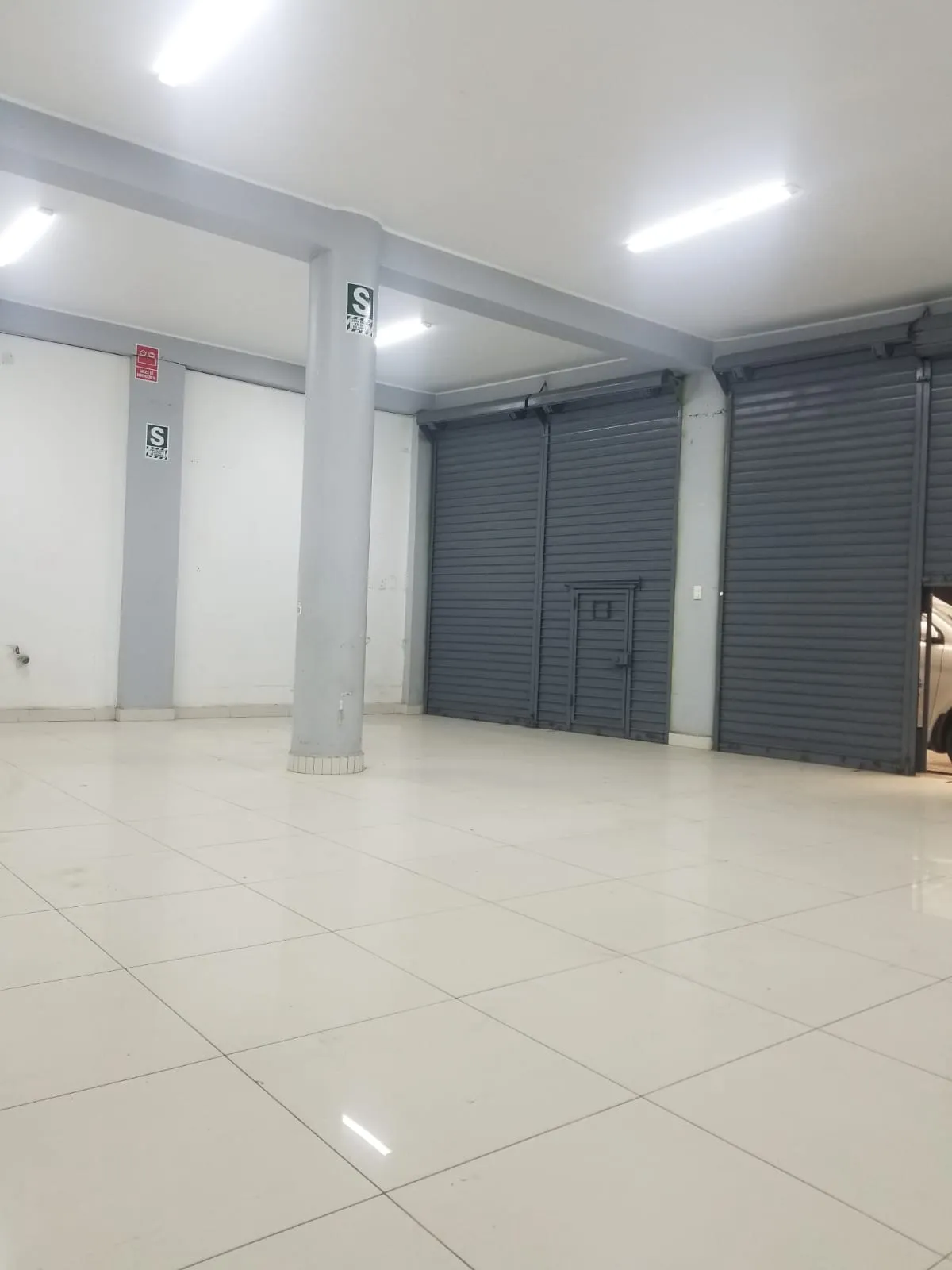 SE ALQUILA LOCAL PARA ALMACEN O TALLER A PUERTA CERRADA EN PASAJE - DISTRITO SANTA ANITA - 7