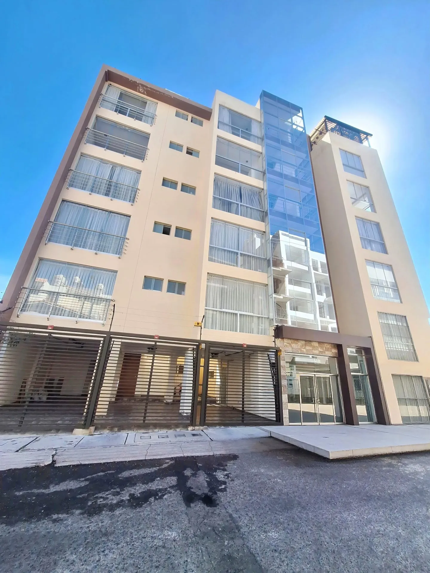 Departamento de 120m2 en Cayma 4P con ascensor y 02 cocheras - 4