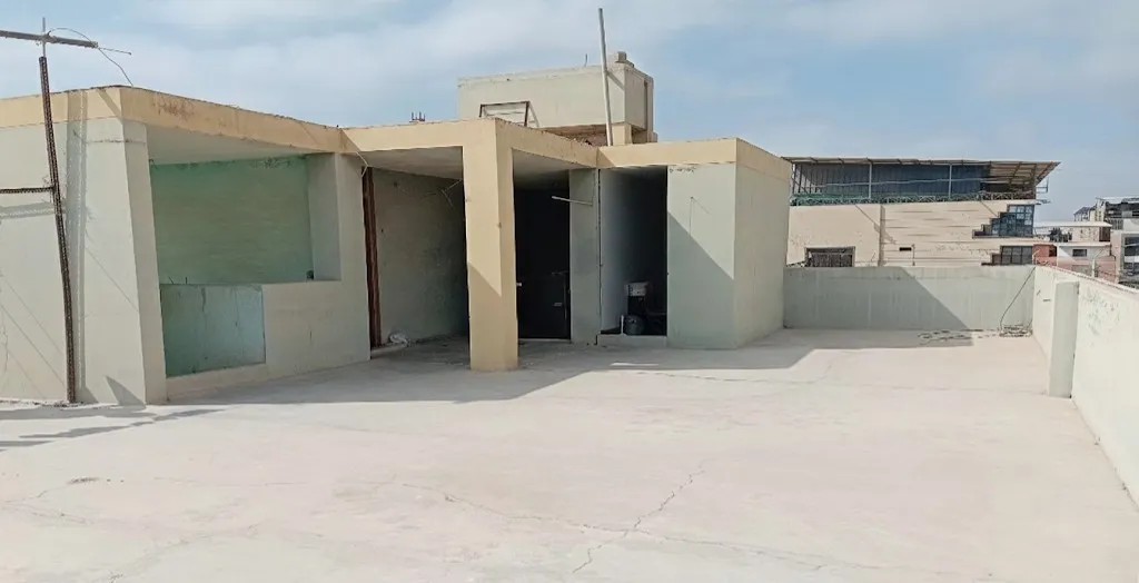 Se Vende casa de 2 pisos con cochera y azotea Urb. San Juan – Chiclayo - 9