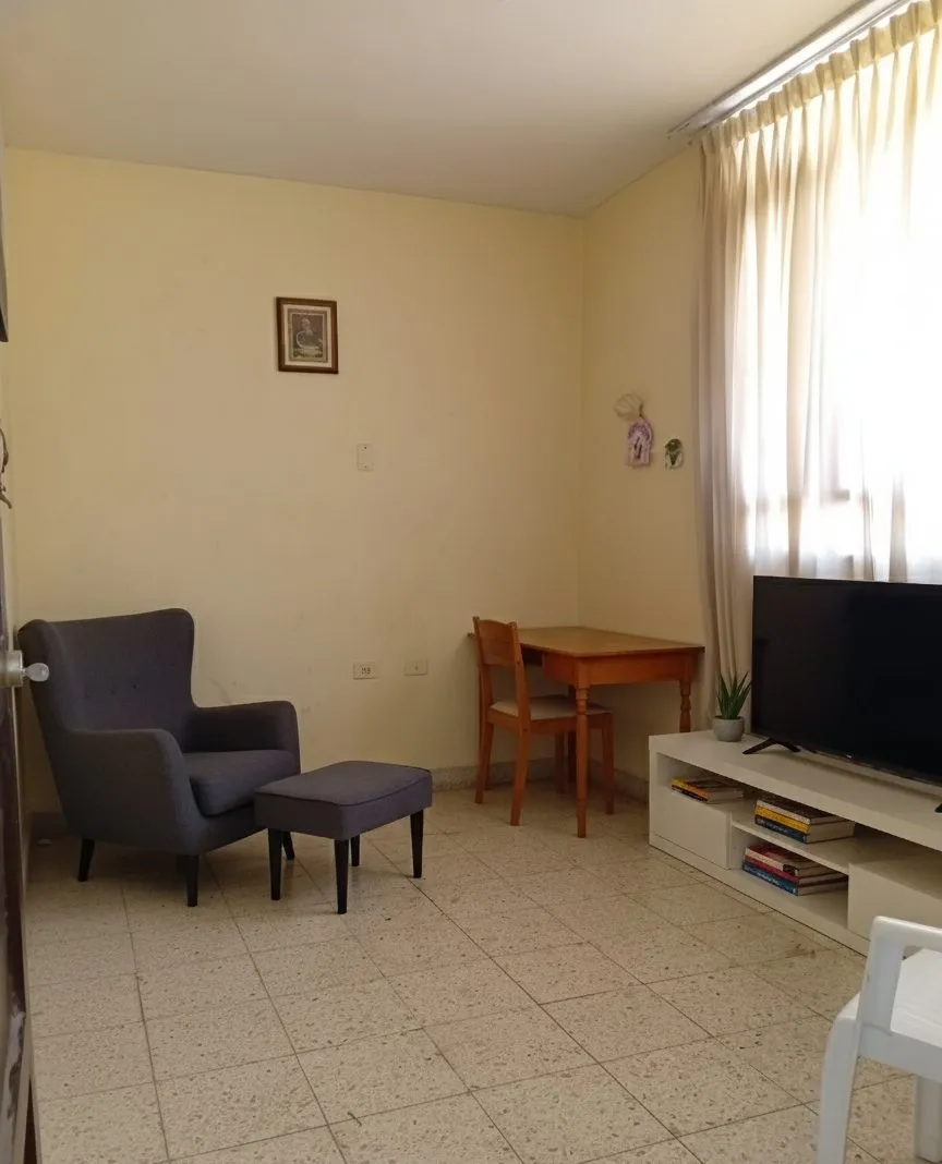 Se Vende casa de 2 pisos con cochera y azotea Urb. San Juan – Chiclayo - 4