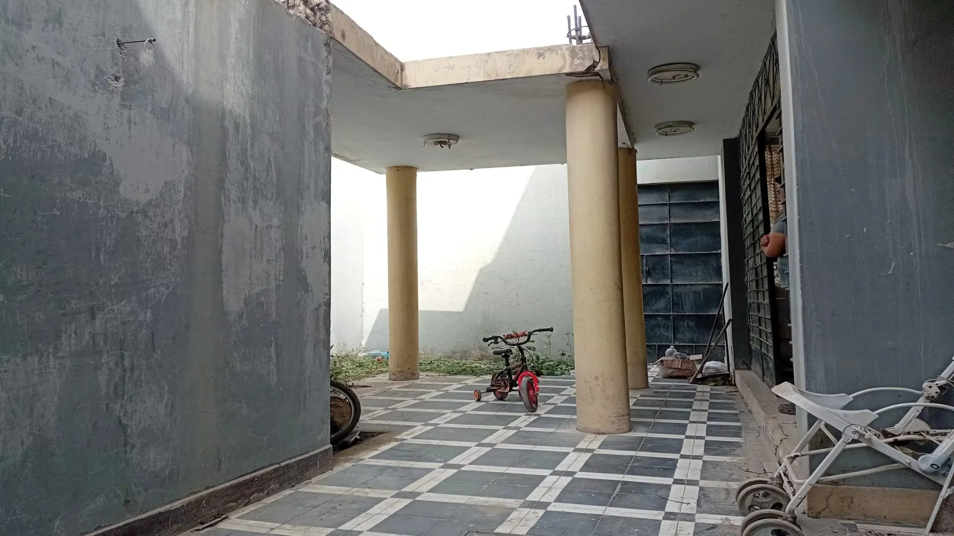 Se Vende casa de 2 pisos con cochera y azotea Urb. San Juan – Chiclayo - 7