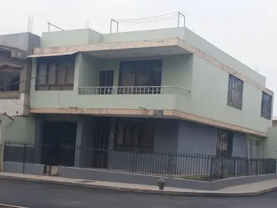 Se Vende casa de 2 pisos con cochera y azotea   Urb. San Juan – Chiclayo