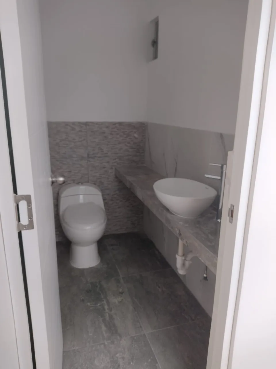 🏡 SE VENDE DEPARTAMENTO DÚPLEX DE ESTRENO CON AZOTEA Y TERRAZA – PUEBLO LIBRE — foto 2