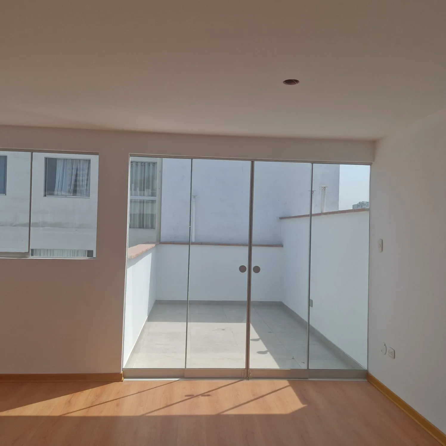🏡 SE VENDE DEPARTAMENTO DÚPLEX DE ESTRENO CON AZOTEA Y TERRAZA – PUEBLO LIBRE — foto 3