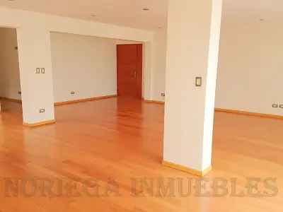 Casuarinas Duplex  455 m2 + 2 cocheras + Depósito. US$ 2,000.-