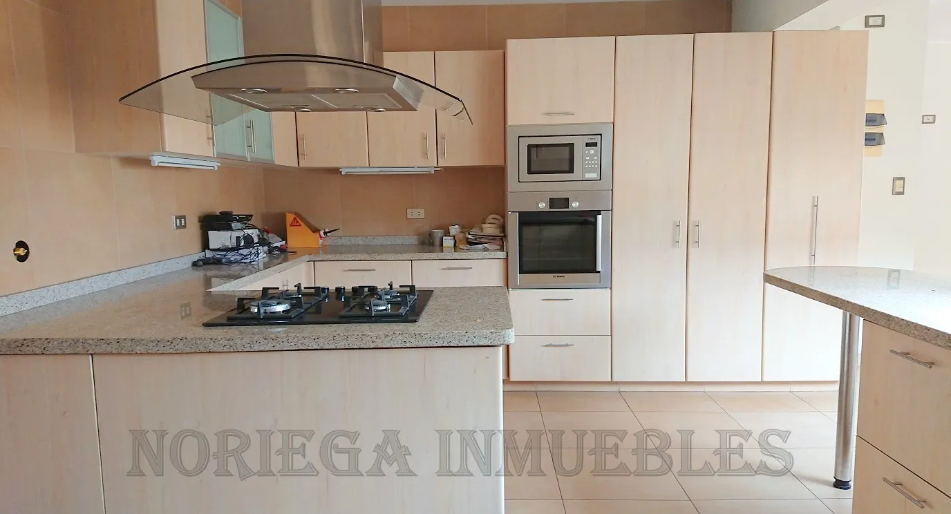 Casuarinas Duplex  455 m2 + 2 cocheras + Depósito. US$ 2,000.- — foto 8