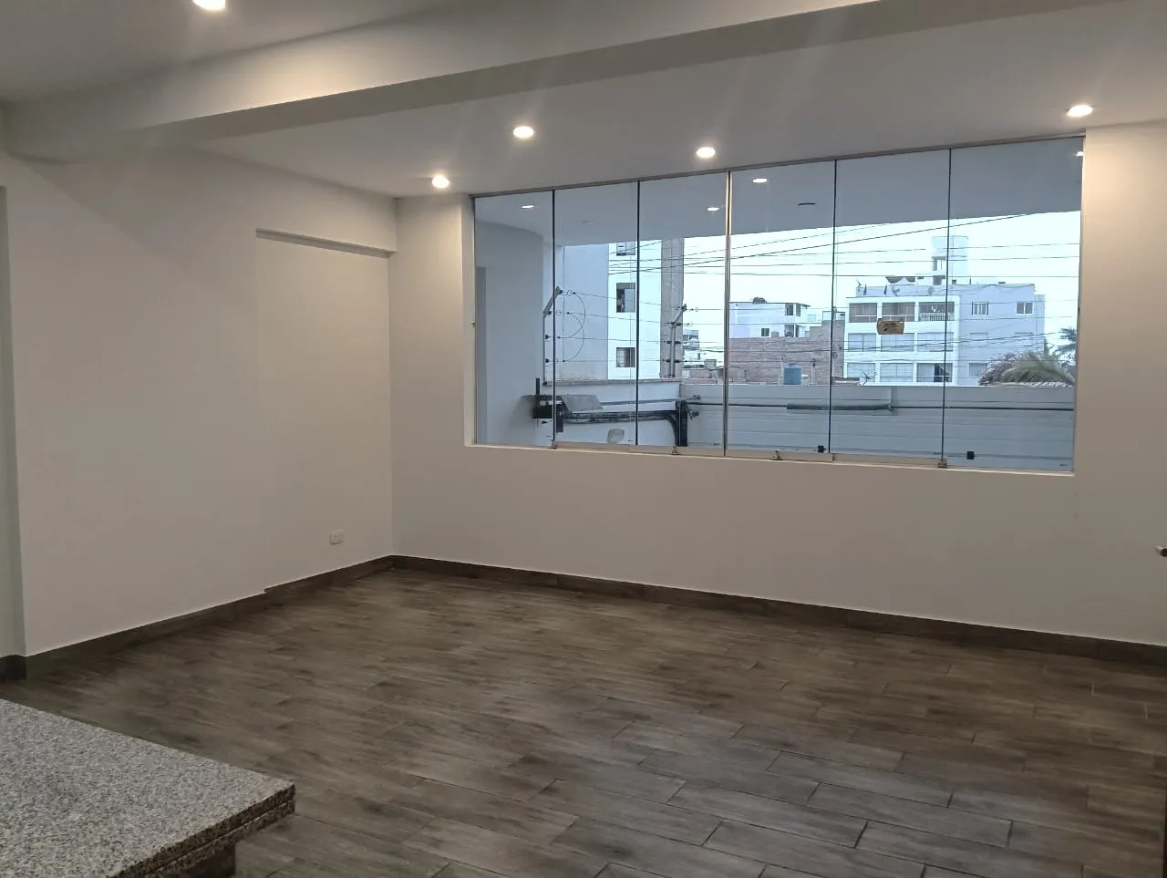 Venta Dpto. Estreno 3 Dorm. a Dos Cuadras del Malecón en San Bartolo - 2