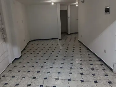 Local comercial primer piso puerta a la calle