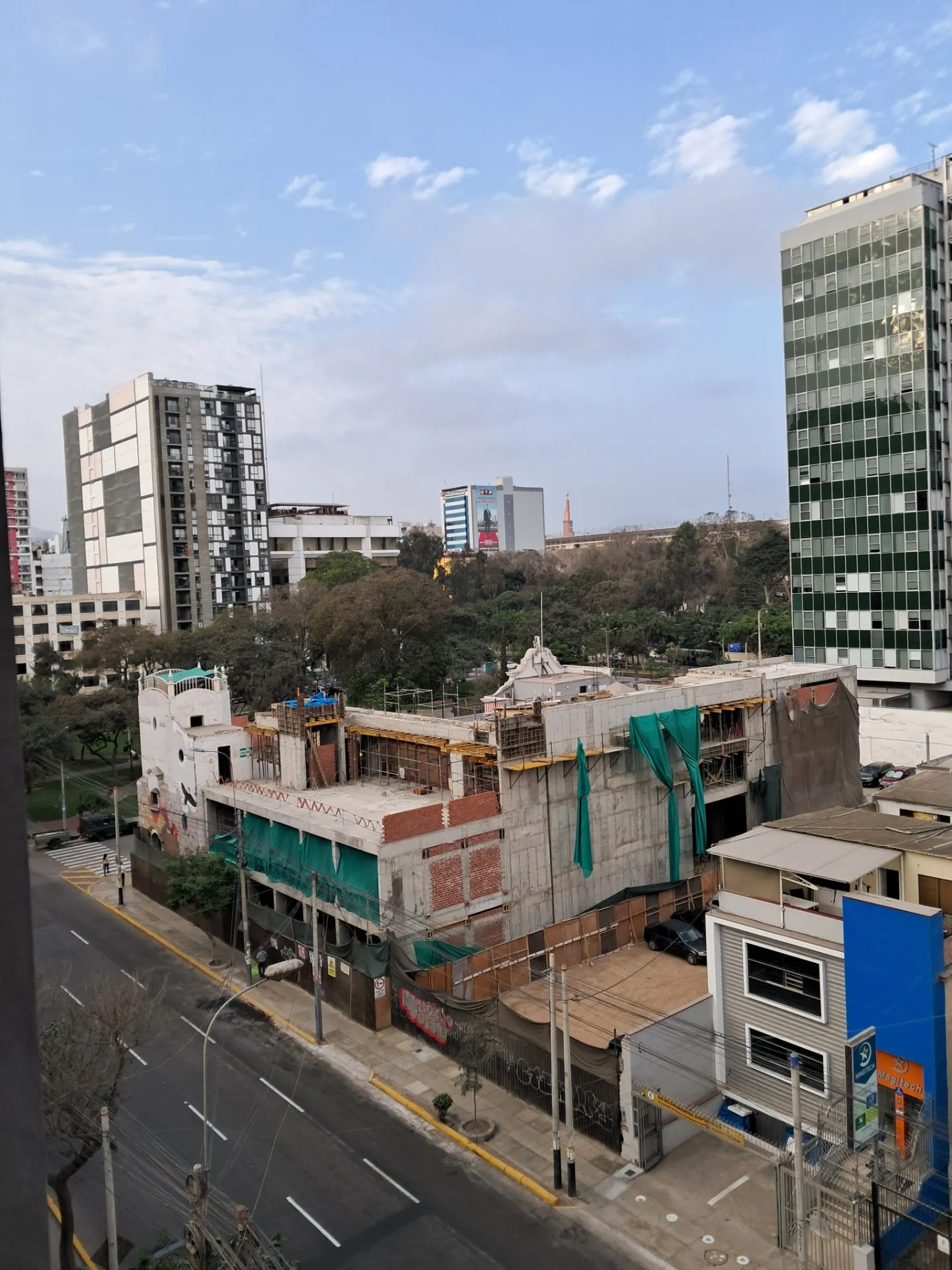 Departamento de 3 Dormitorios en Av. Arenales 680, Jesús María - 20
